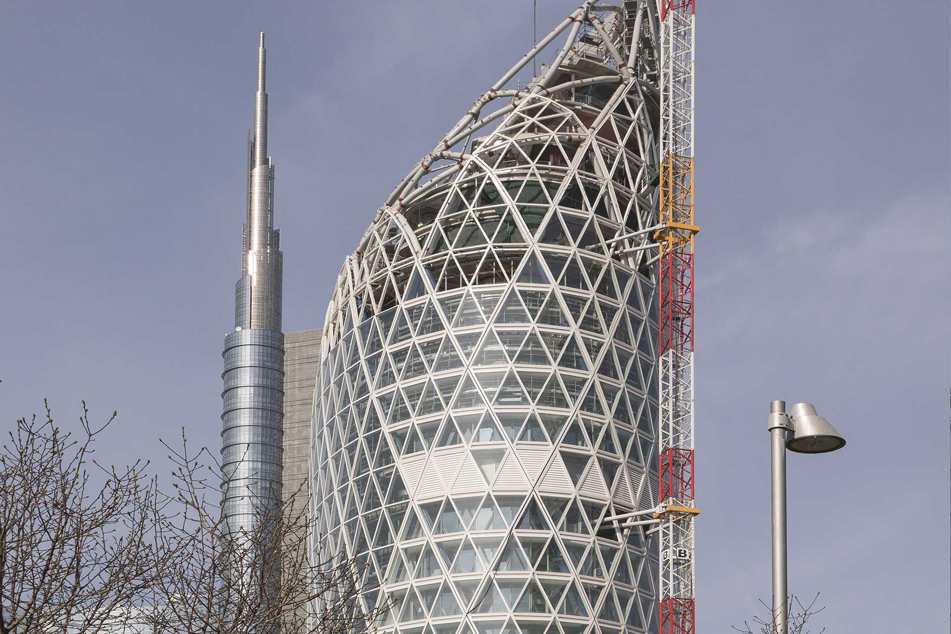 Unipol Tower, Facility Management